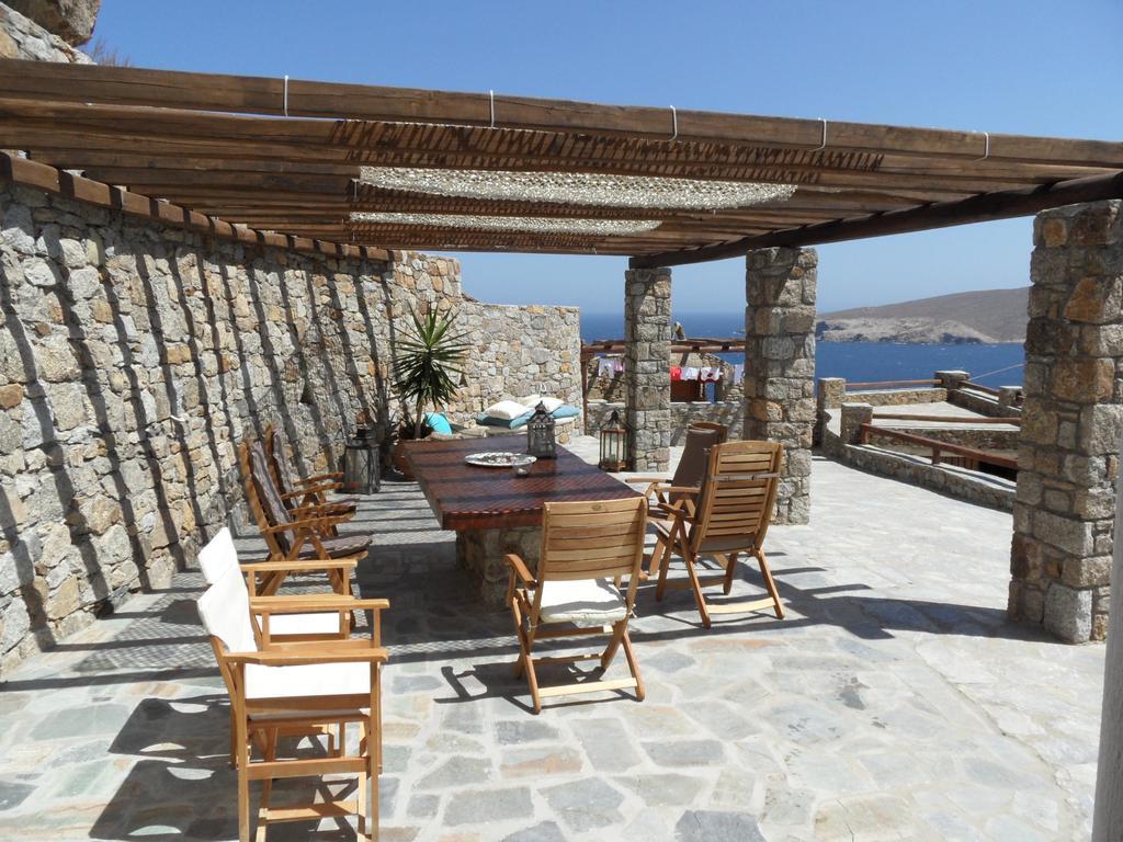 Siourdas Mykonos * Agios Sostis (Mykonos)
