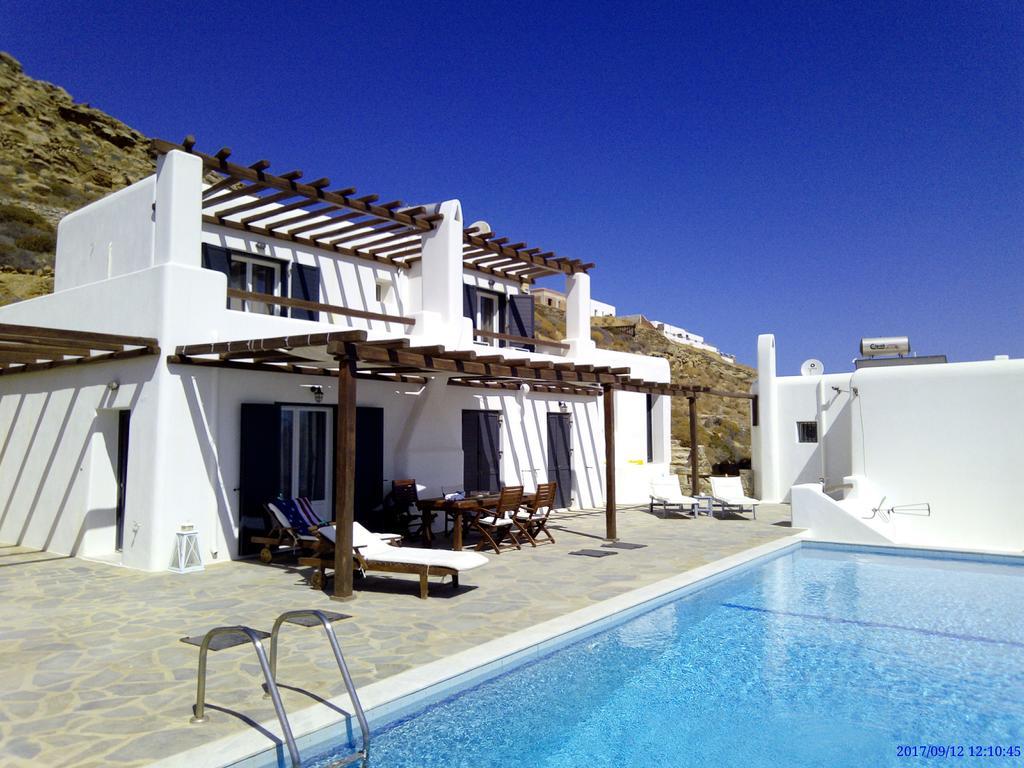 Siourdas Mykonos Villa *