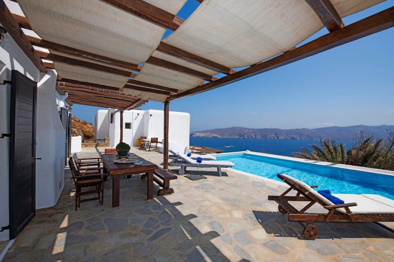Siourdas Mykonos Villa *