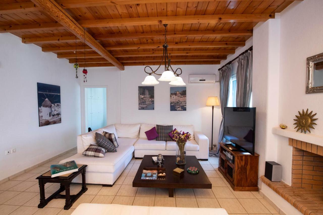 Siourdas Mykonos Agios Sostis (Mykonos)