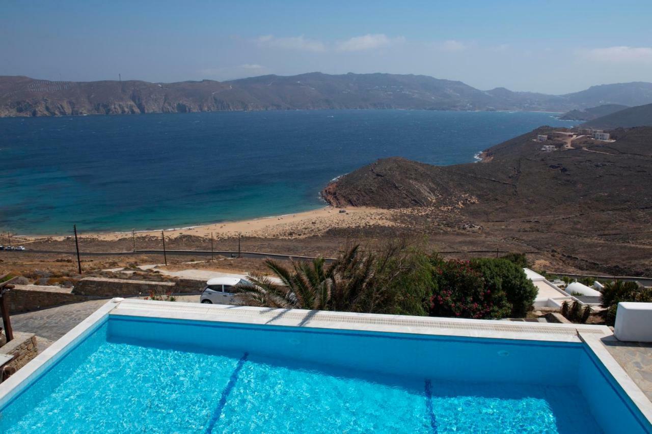 Siourdas Mykonos Villa *